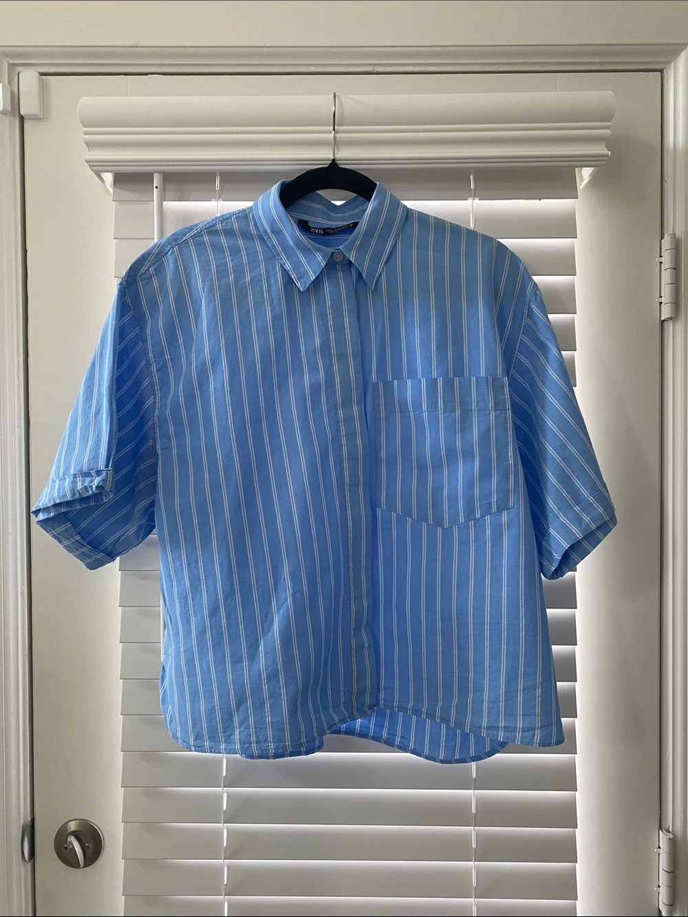 Zara Light Blue & White Vertical Stripe Short-Sleeve Button-Down Shirt
